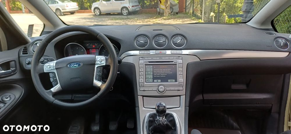 Ford S-Max - 10