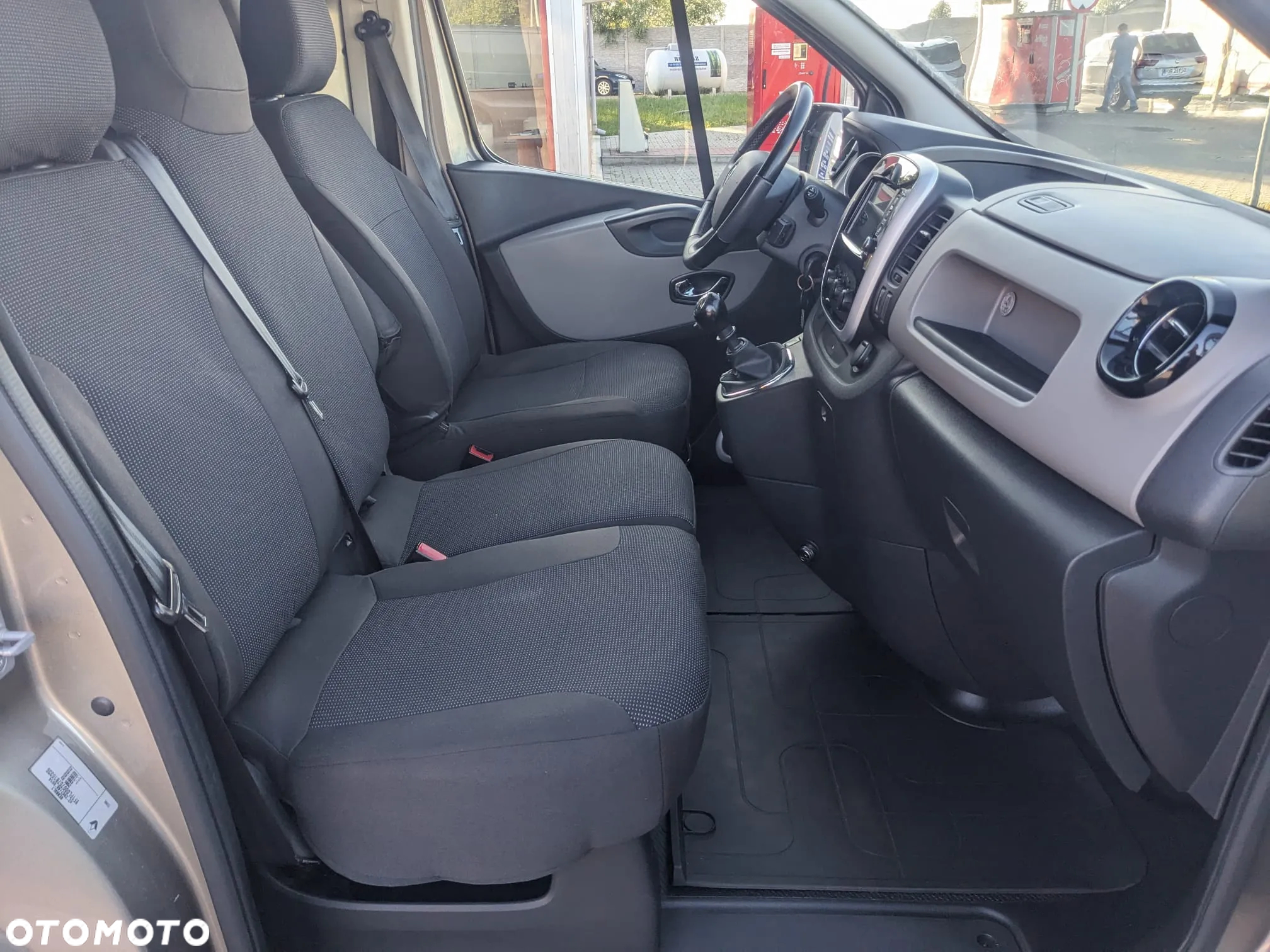Renault Trafic - 18