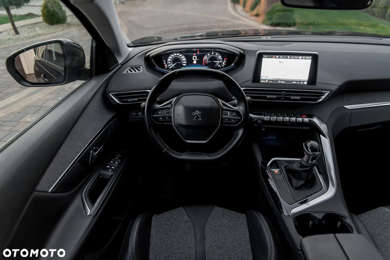 Peugeot 5008 1.2 PureTech Allure Pack S&S - 25
