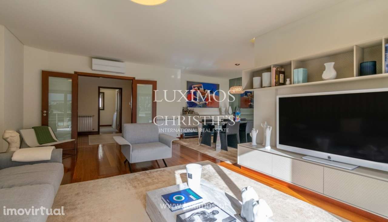 Moradia V4+1 com jardim, para venda, na Senhora da Hora - Grande imagem: 3/25