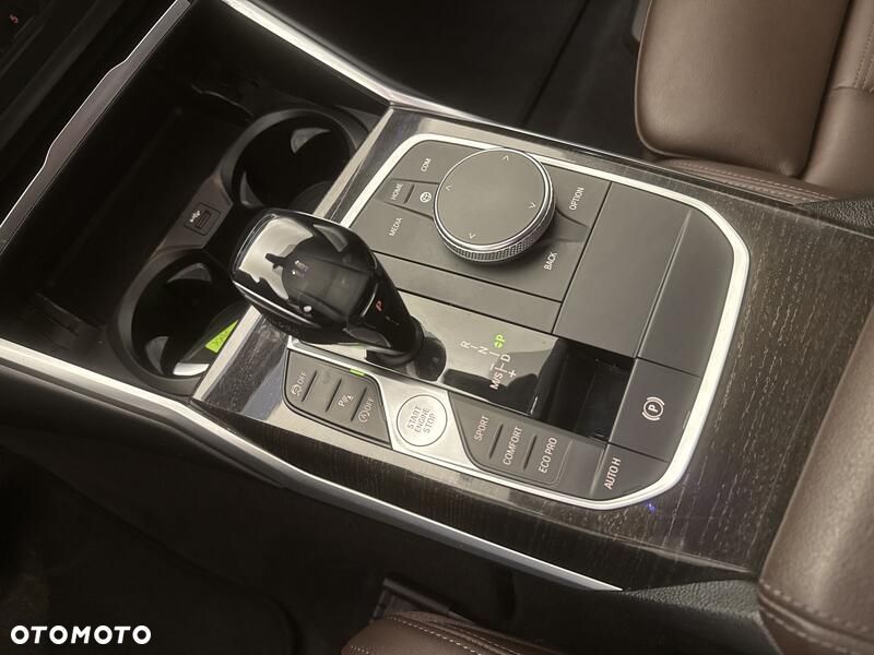 BMW Seria 3 318i - 16