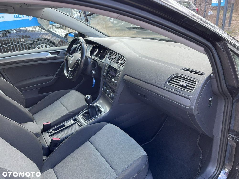 Volkswagen Golf - 21