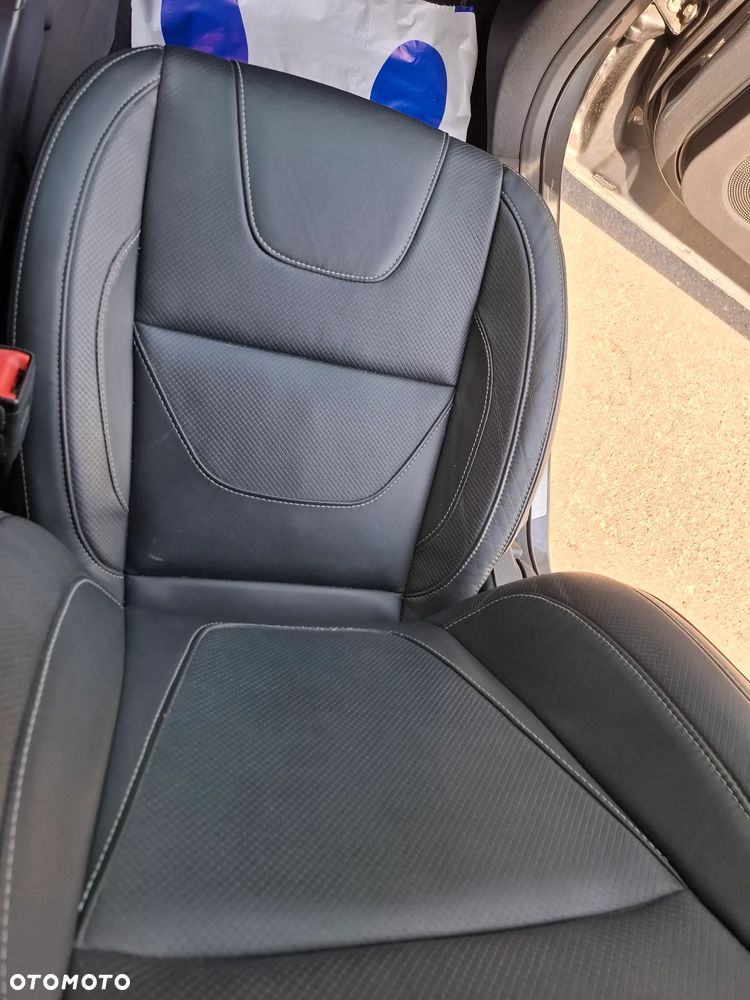 Ford Kuga 2.0 TDCi 4WD Titanium Plus - 29
