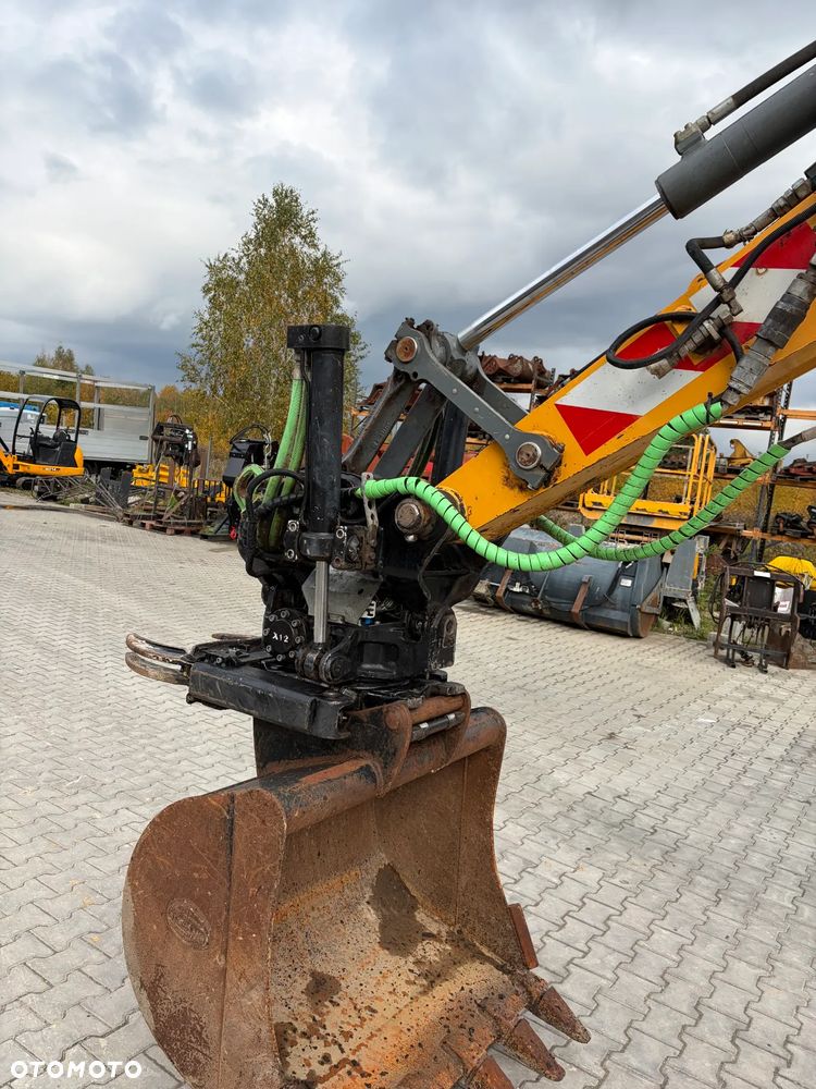 Liebherr A910 Compact Rototilt ze szczypcami - 15