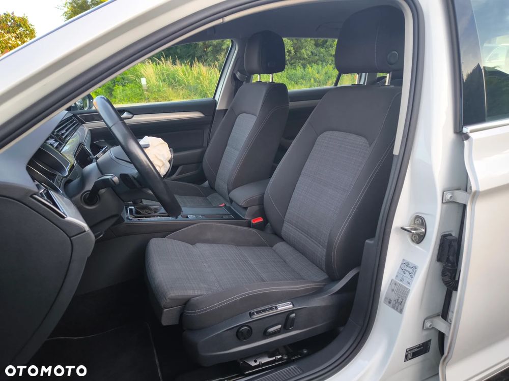 Volkswagen Passat 2.0 TDI SCR DSG Business - 8