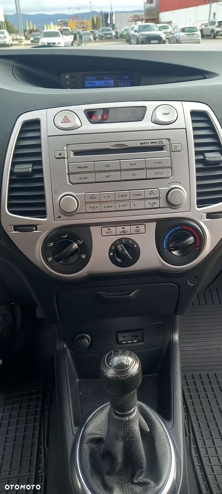 Hyundai i20 - 19
