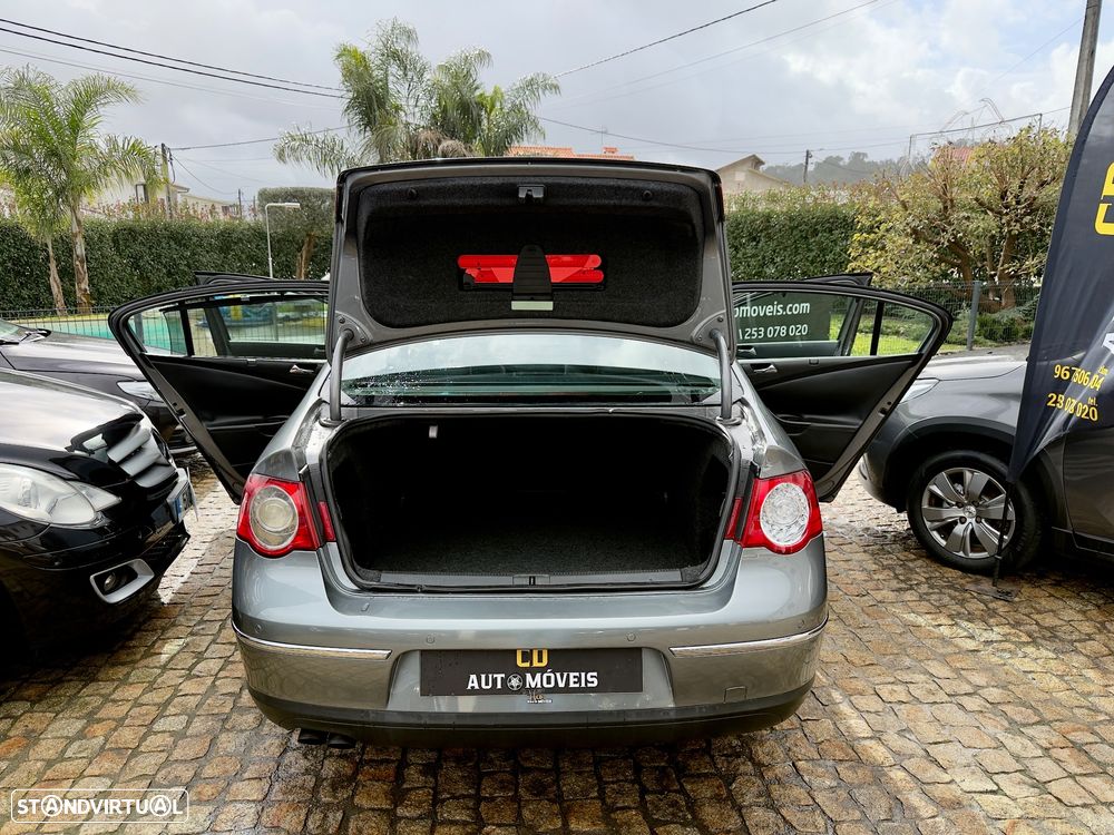 VW Passat 2.0 TDI Highline - 33