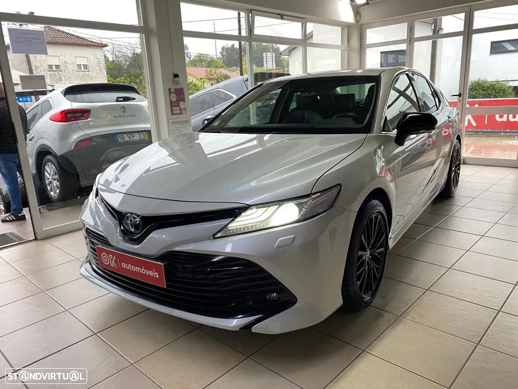 Toyota Camry 2.5 Hybrid Luxury - 3