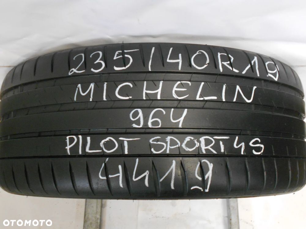 OPONA POJEDYNKA 235/40R19 MICHELIN PILOT SPORT 4S DOT 4419 6MM - 1