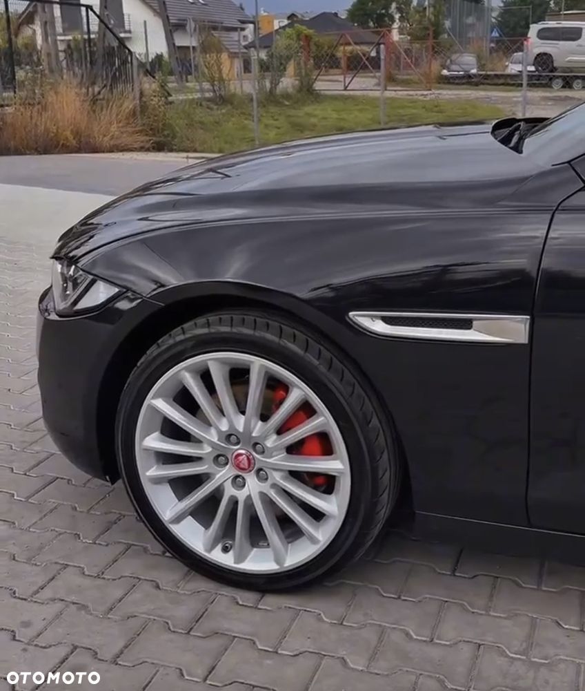 Jaguar XE 2.0 D AWD Prestige - 10