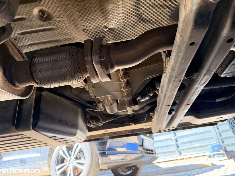 Jeep Grand Cherokee - 13