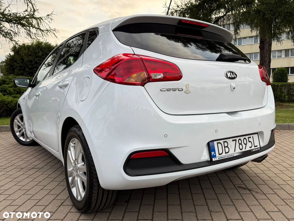 Kia Ceed 1.4 CVVT Fifa World Cup Edition - 24