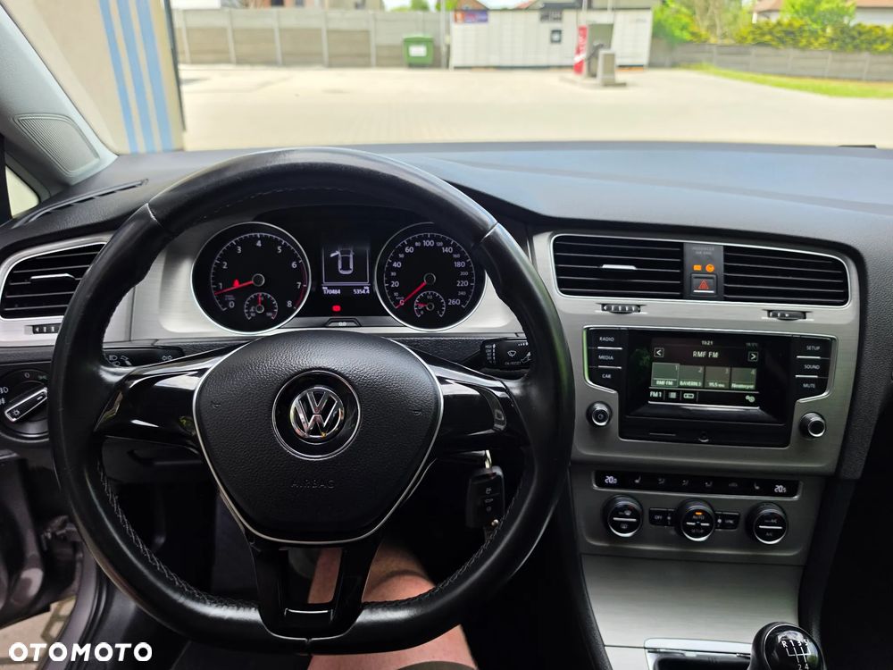 Volkswagen Golf - 25