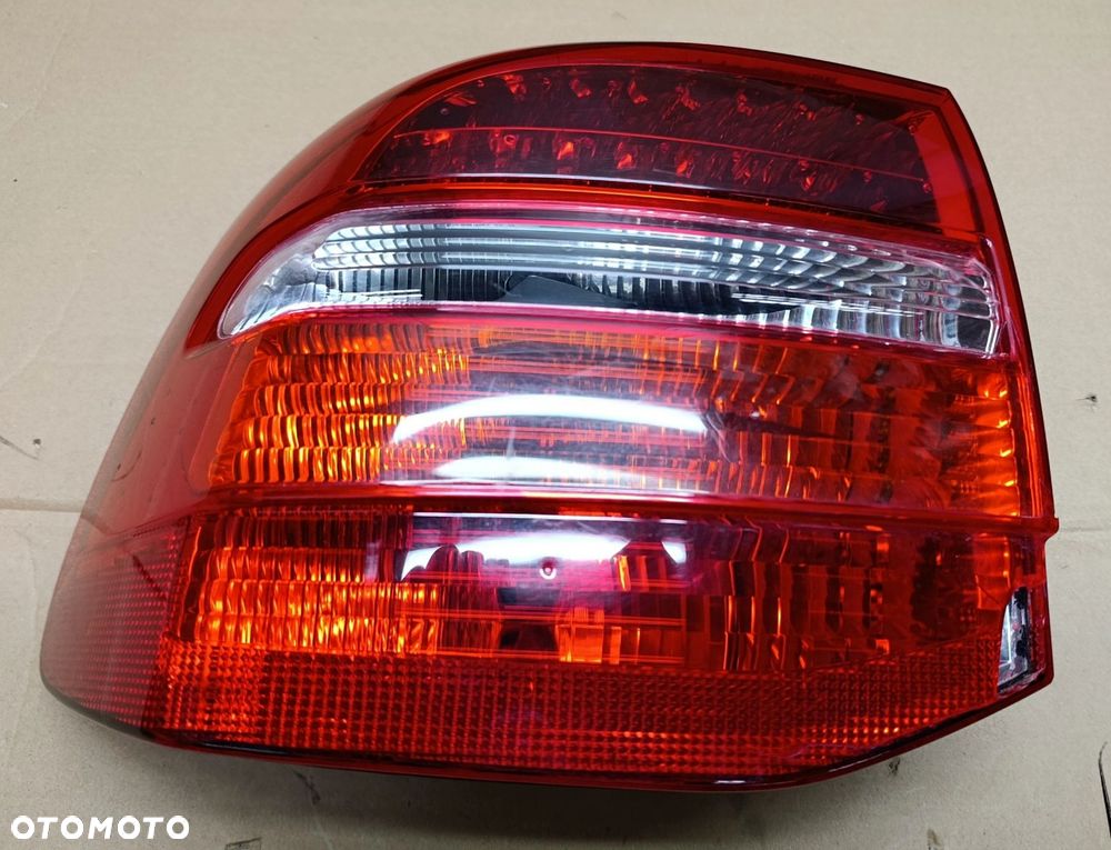 Cayenne I lampa led tylna tył LEWA LIFT ledy działają oryginał, uszkodzony klosz Porsche - 1