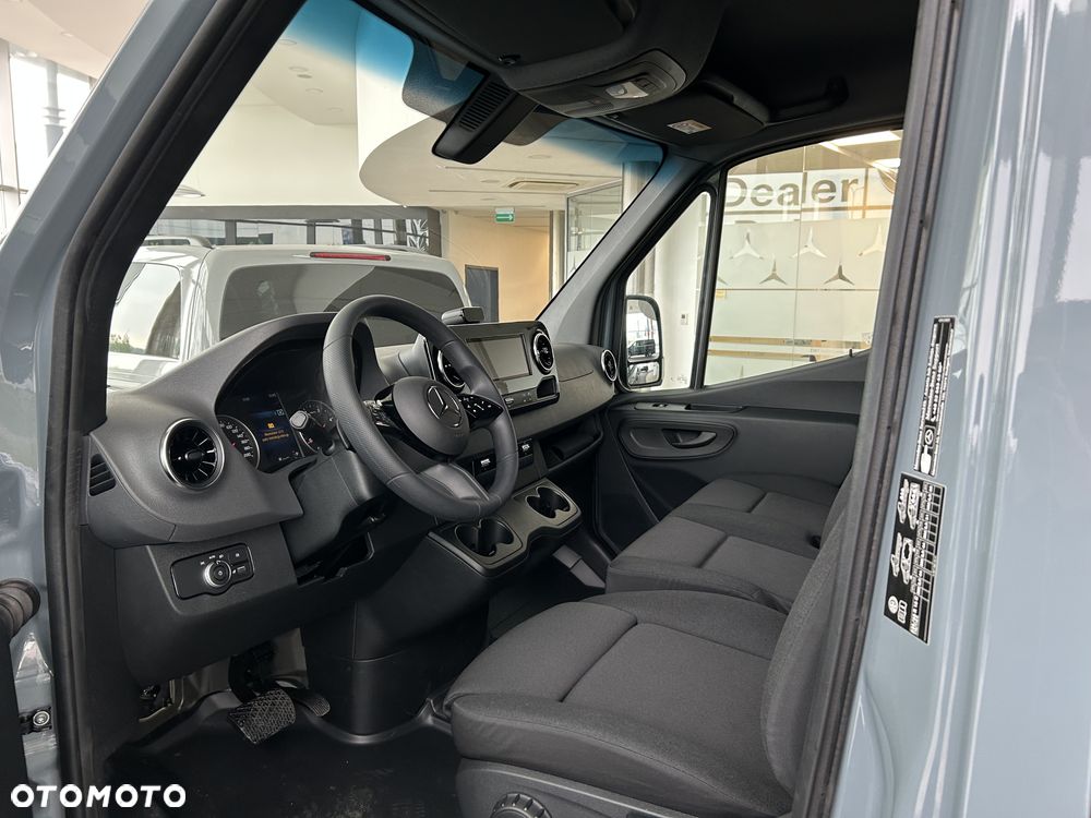 Mercedes-Benz Sprinter - 10