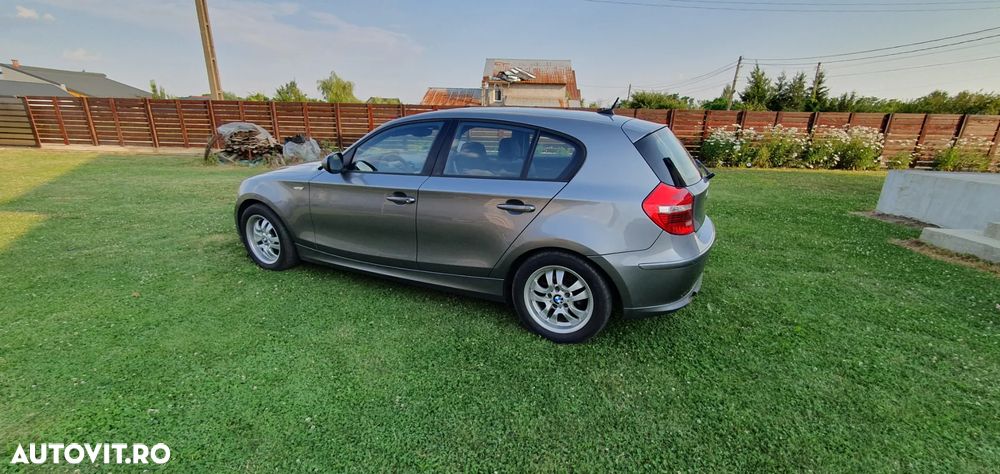 BMW Seria 1 116i - 24