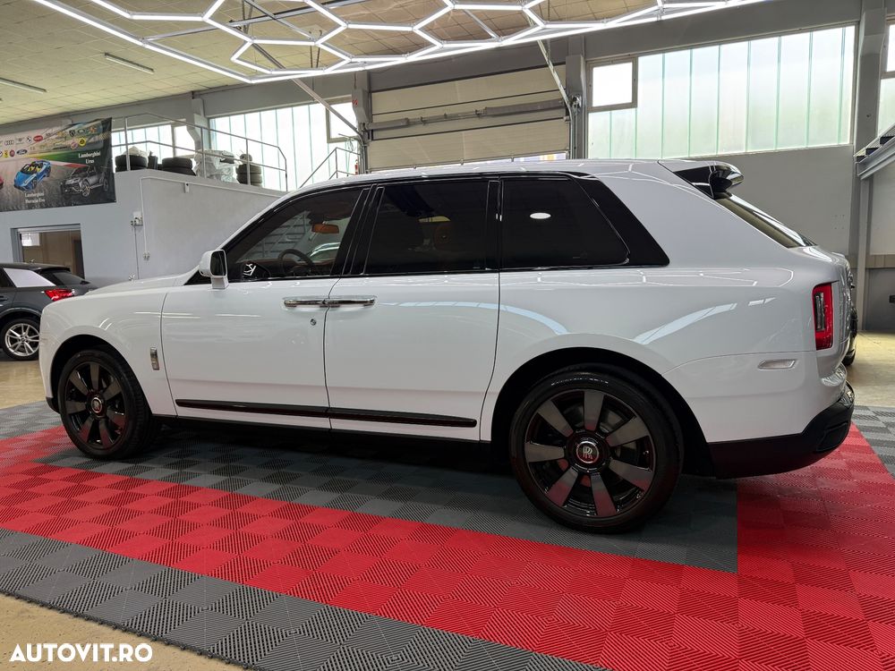 Rolls-Royce Cullinan - 7
