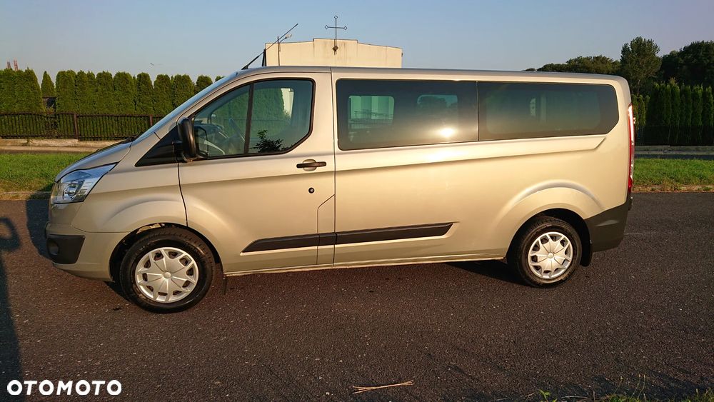 Ford Tourneo Custom - 17