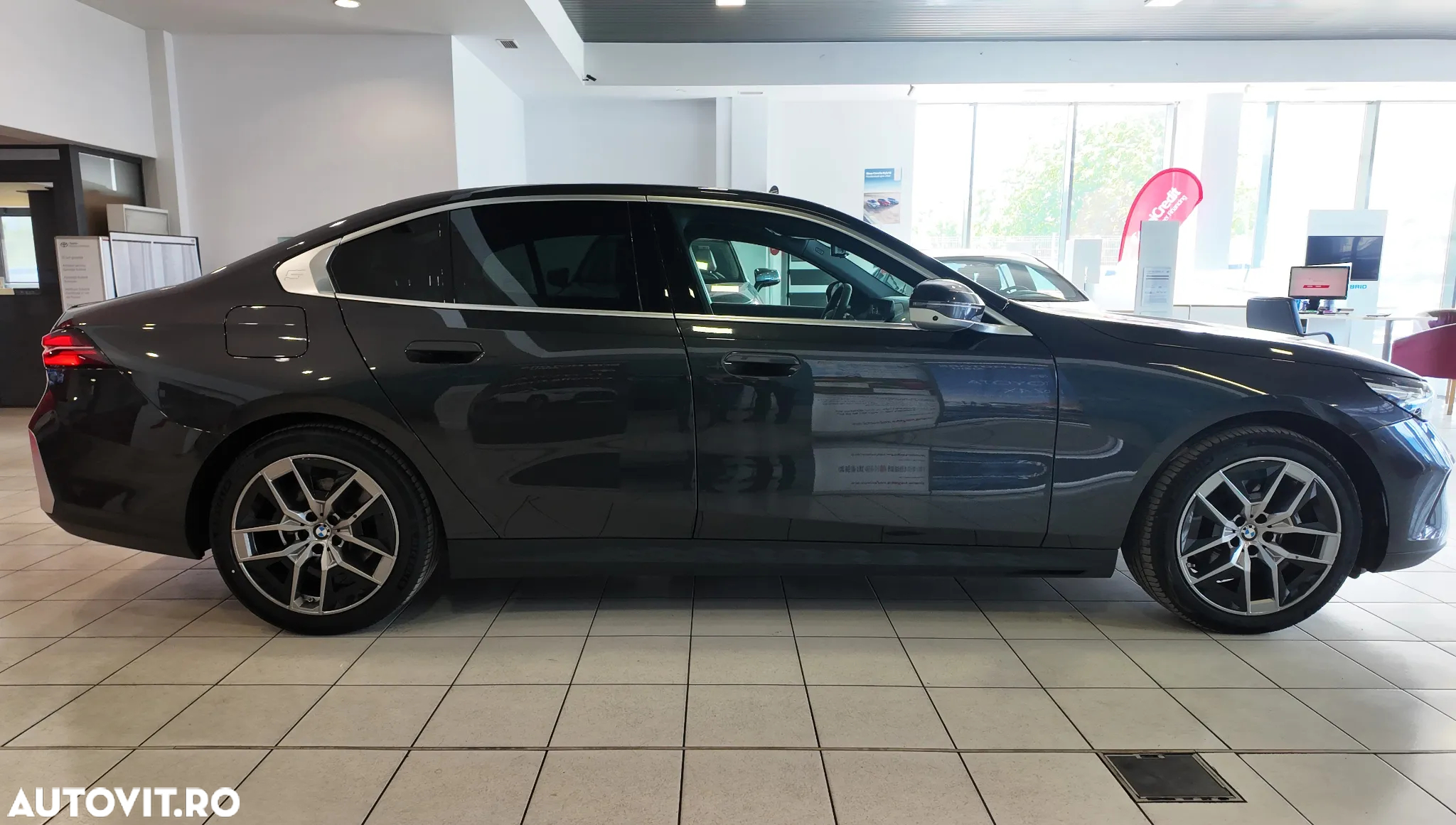 BMW Seria 5 520d xDrive AT MHEV - 8