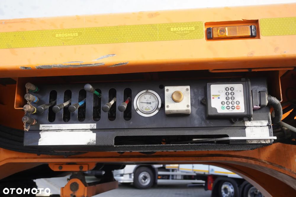Broshuis 3ABD-48 61.0t / 40 ton ładowności / 3 osie skrętne / zawieszenie hydrauliczne - 17