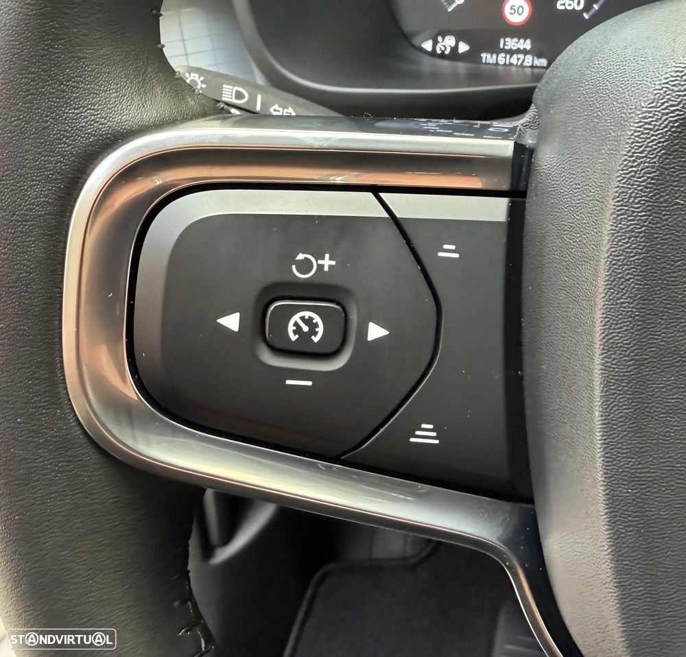 Volvo XC 40 2.0 T5 Momentum - 22
