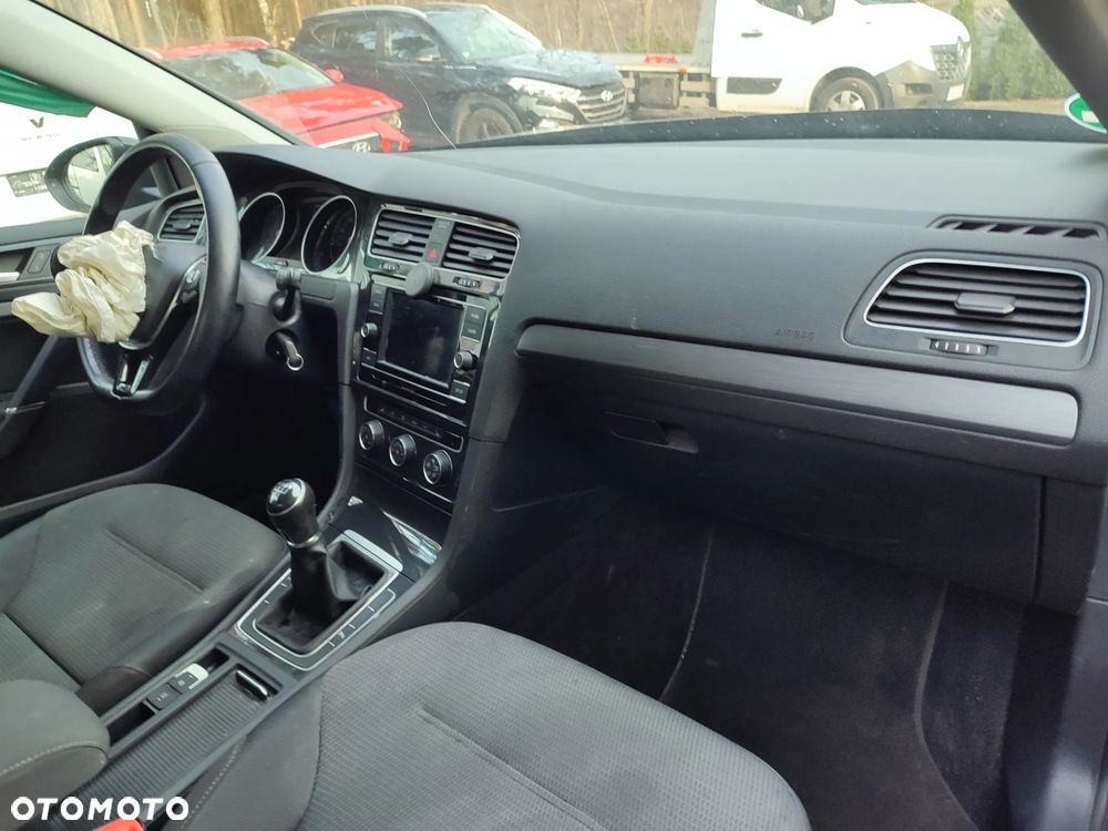 Volkswagen Golf 1.6 TDI (BlueMotion Technology) Comfortline - 12