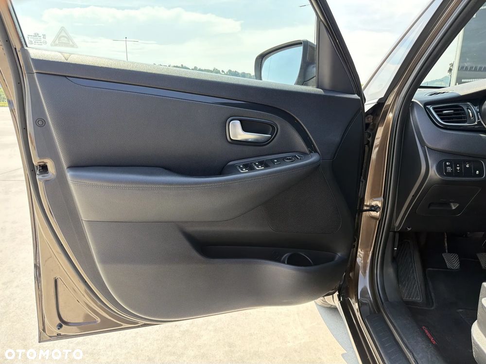 Kia Carens 1.6 GDI Business Line EU6 - 11