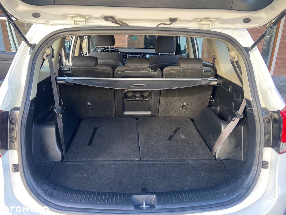 Kia Carens 1.6 GDI M 7os - 12