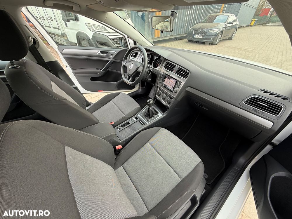 Volkswagen Golf - 17