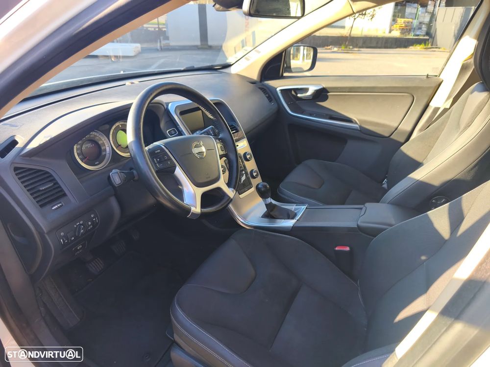 Volvo XC 60 2.0 D4 Momentum Start/Stop - 7
