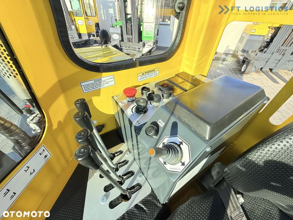 Combilift WÓZEK CZTEROKIERUNKOWY - WIELOKIERUNKOWY / C3000 / GAS / TRIPLEX 4900MM / WOLNY SKOK / POZYCJONER WIDEŁ / PEŁNA KABINA / STAN IDEALNY / Szeroka oferta wózków czterokierunkowych i bocznych, dopasowanych do różnorodnych potrzeb i zastosowań - 20