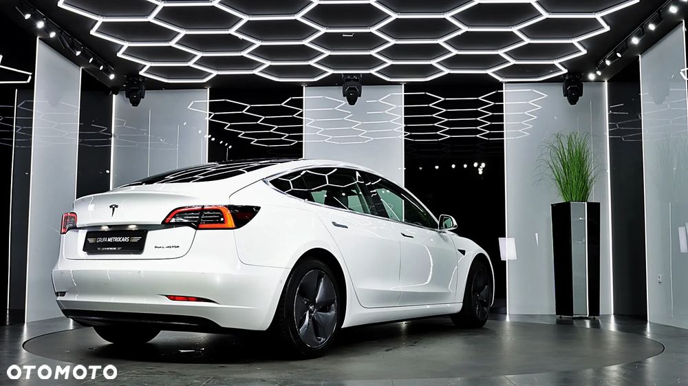 Tesla Model 3 Standard Reichweite Plus Hinterradantrieb - 10