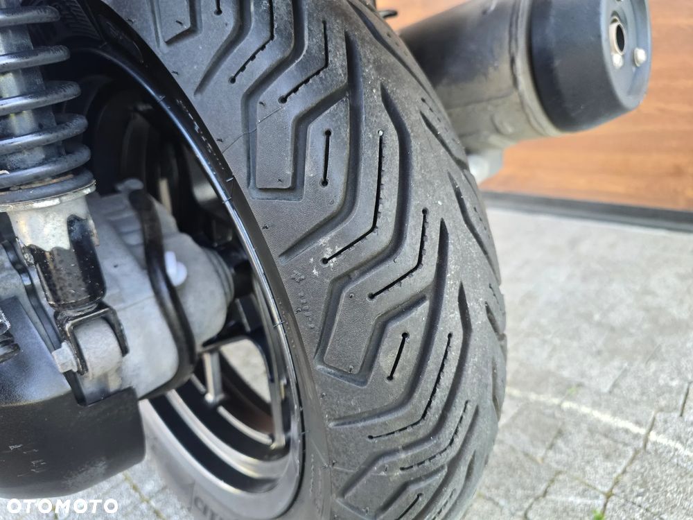 Yamaha X-max - 38