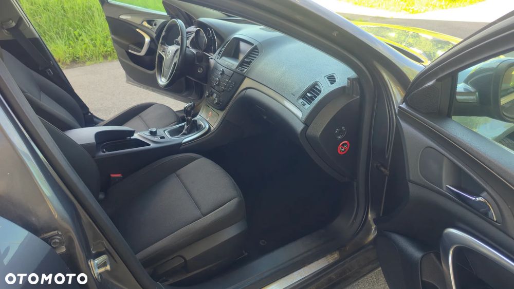 Opel Insignia 1.6 - 30