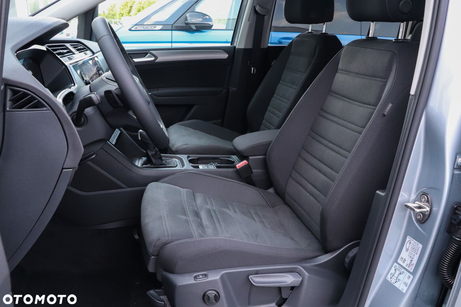 Volkswagen Touran - 10