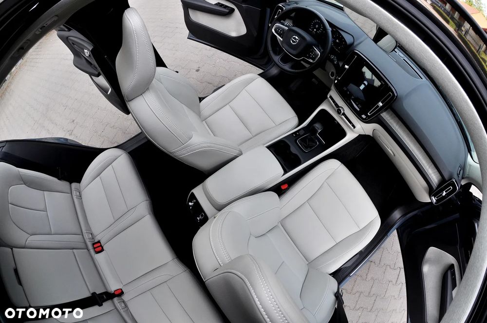 Volvo XC 40 T3 R-Design - 23