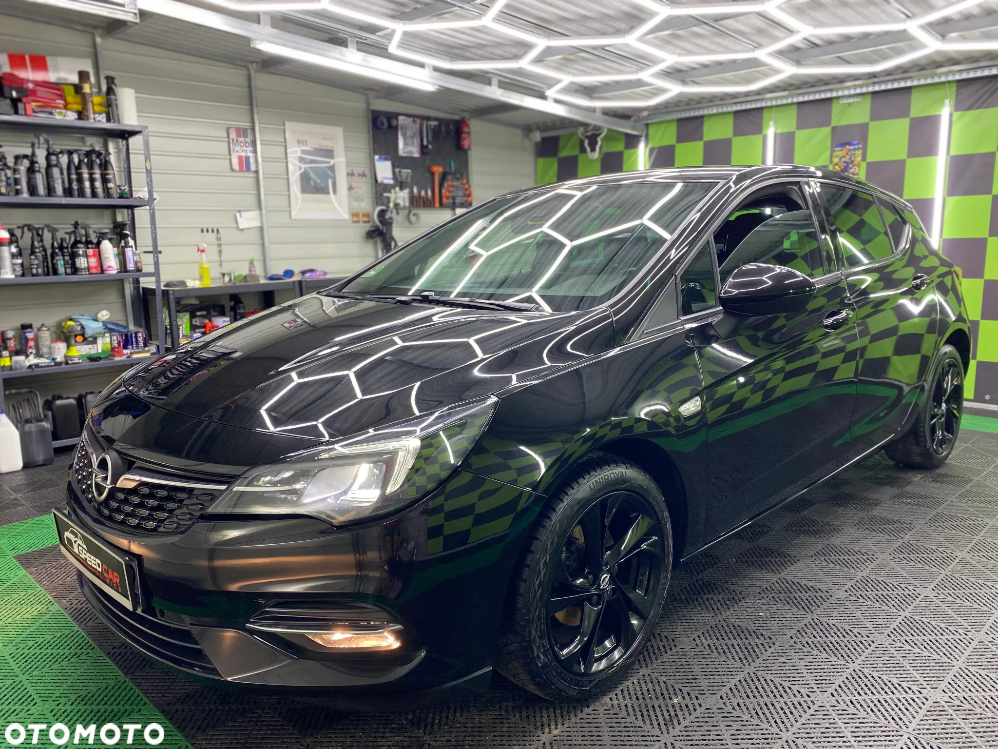 Opel Astra 1.2 Turbo Edition - 28