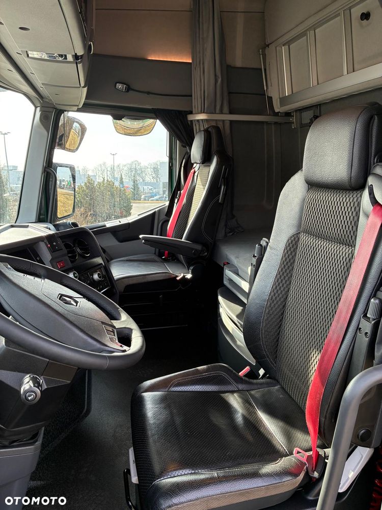 Renault T480 HIGH SLEPER CAB - 17