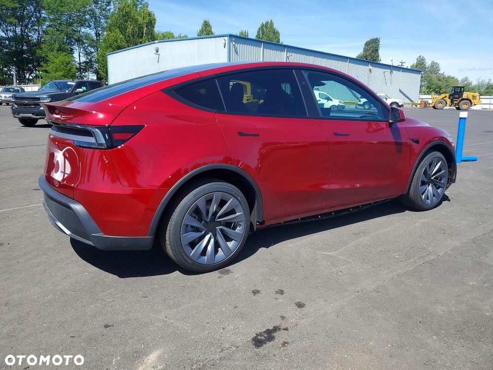 Tesla Model Y Long Range Dual Motor AWD - 4