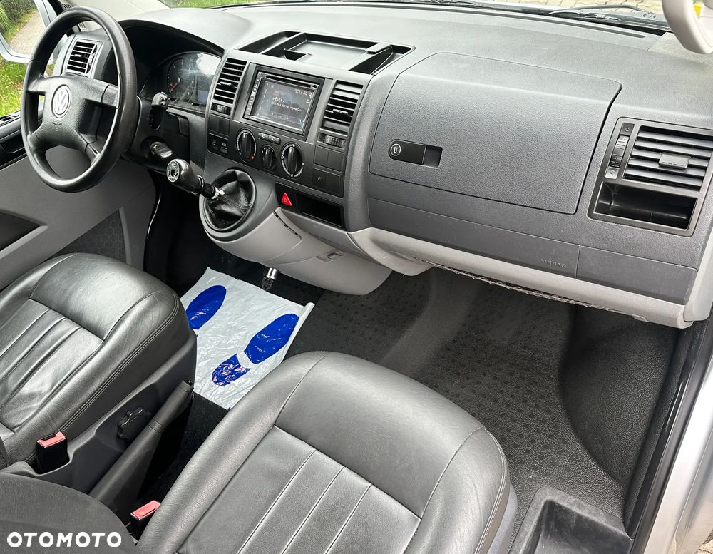 Volkswagen Multivan - 5