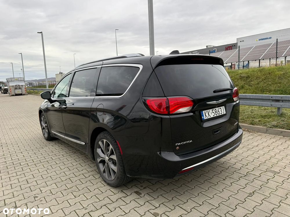 Chrysler Pacifica - 22