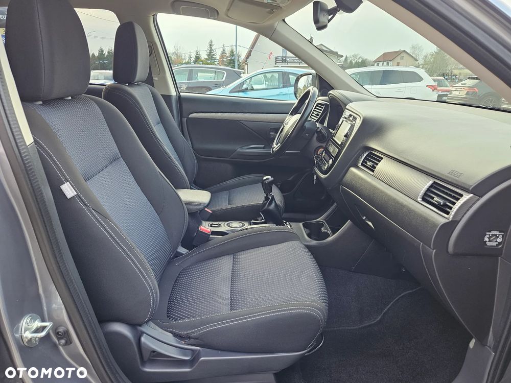 Mitsubishi Outlander 2.0 2WD Diamant - 20
