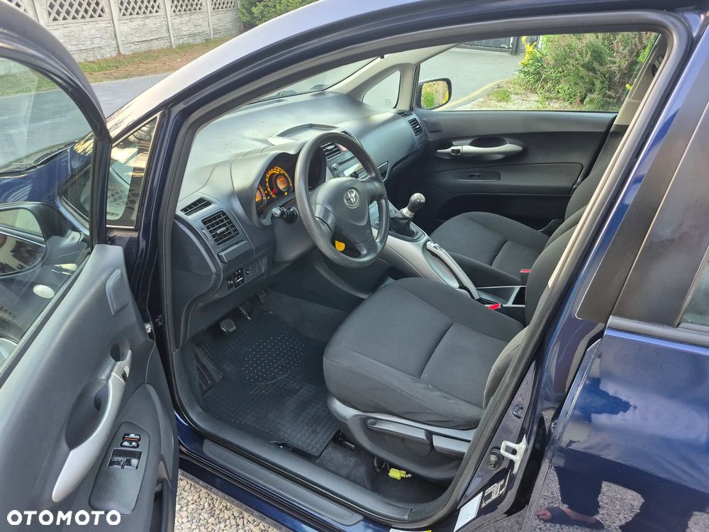 Toyota Auris 1.4 VVT-i Terra - 6