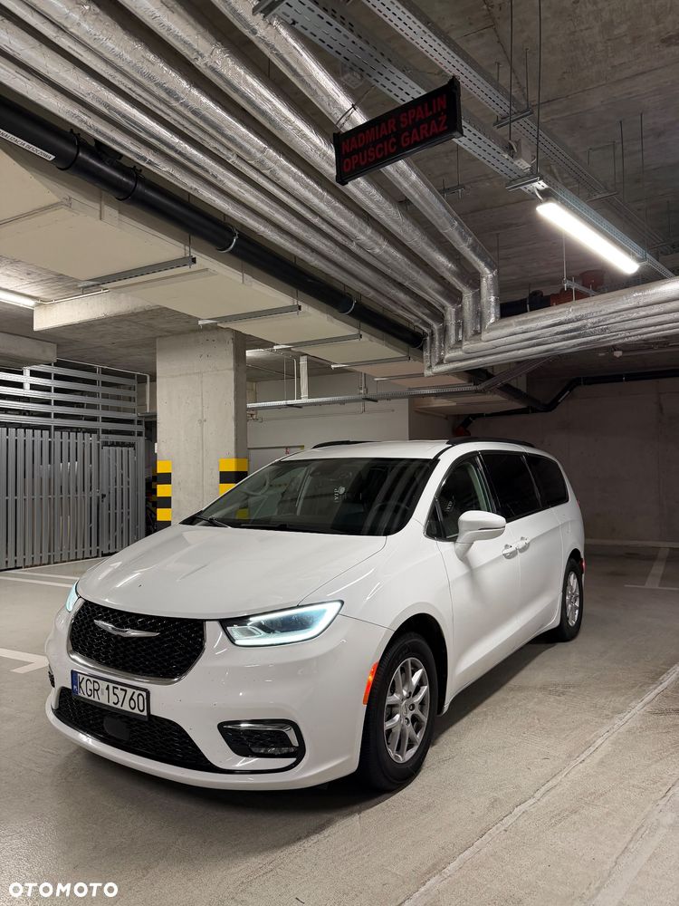 Chrysler Pacifica - 1