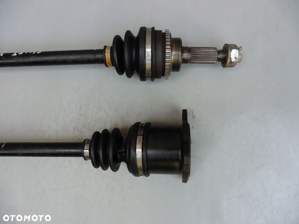 Półoś lewy tył Suzuki Swift MK6 4x4 - 2