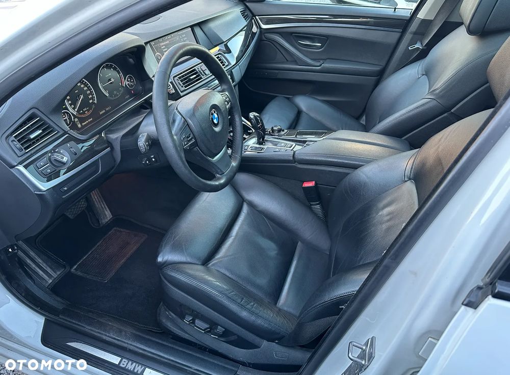 BMW Seria 5 525d xDrive - 7