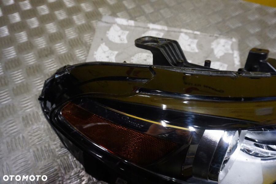 ALFA ROMEO GIULIA 2016- REFLEKTOR LAMPA XENON PRAWA USA - 13