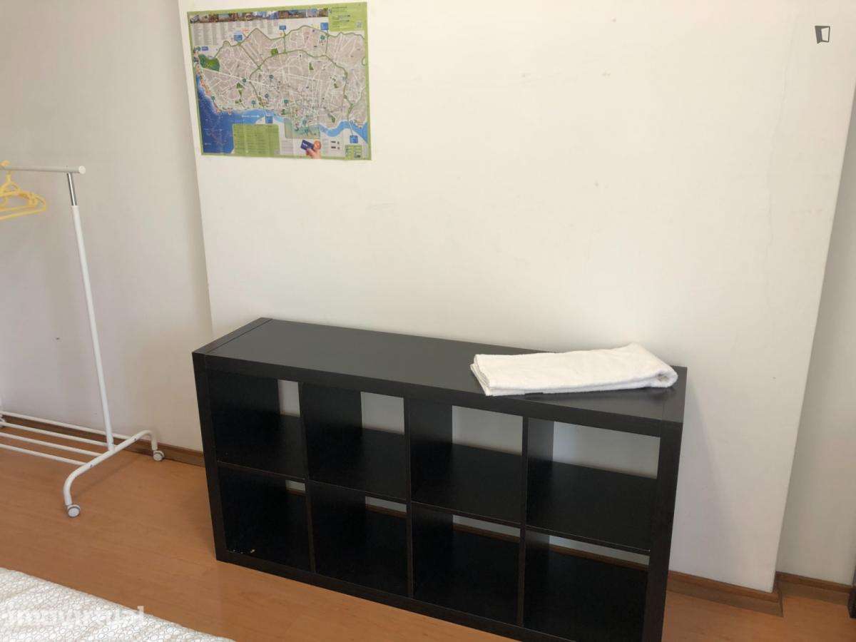 Quarto - localizado em Paranhos Porto - Grande imagem: 4/26