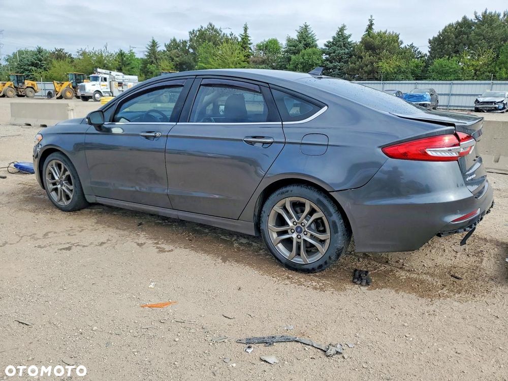 Ford Fusion - 3