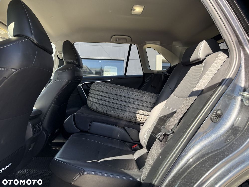 Toyota RAV4 - 24